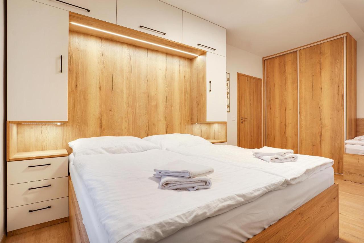 Krusnohorske Strane Apartment *